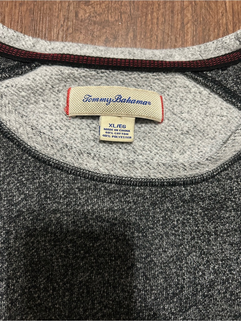 Tommy Bahama Mens XL Gray Colorblock Crewneck Sweatshirt Marlin Logo Pullover - Picture 2 of 4